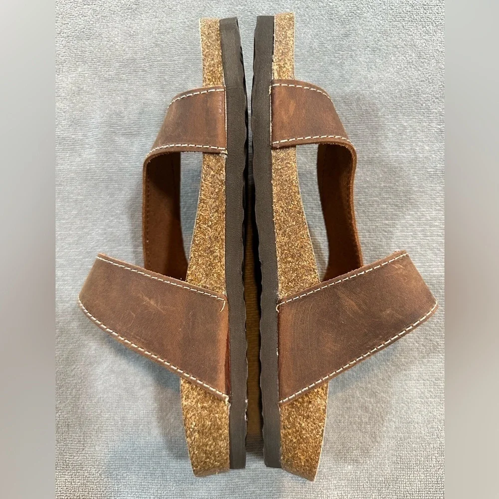 White Mountain Carly Footbed Sandal - Size 9